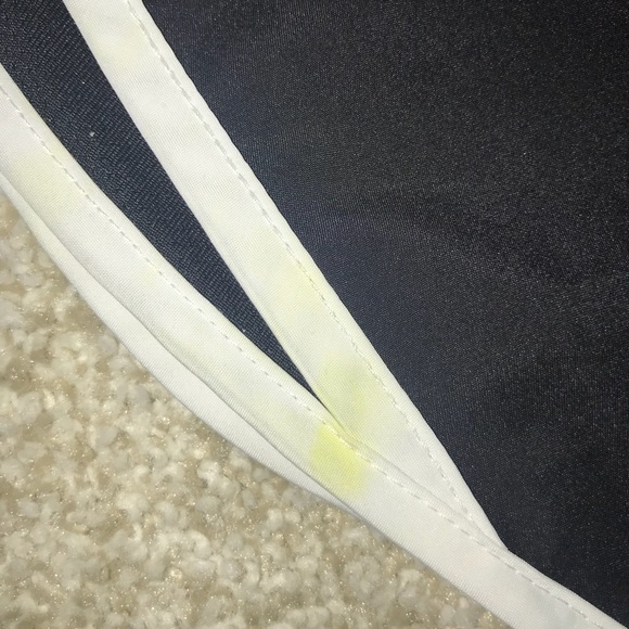 🖤BLACK NIKE SHORTS - Picture 2 of 4